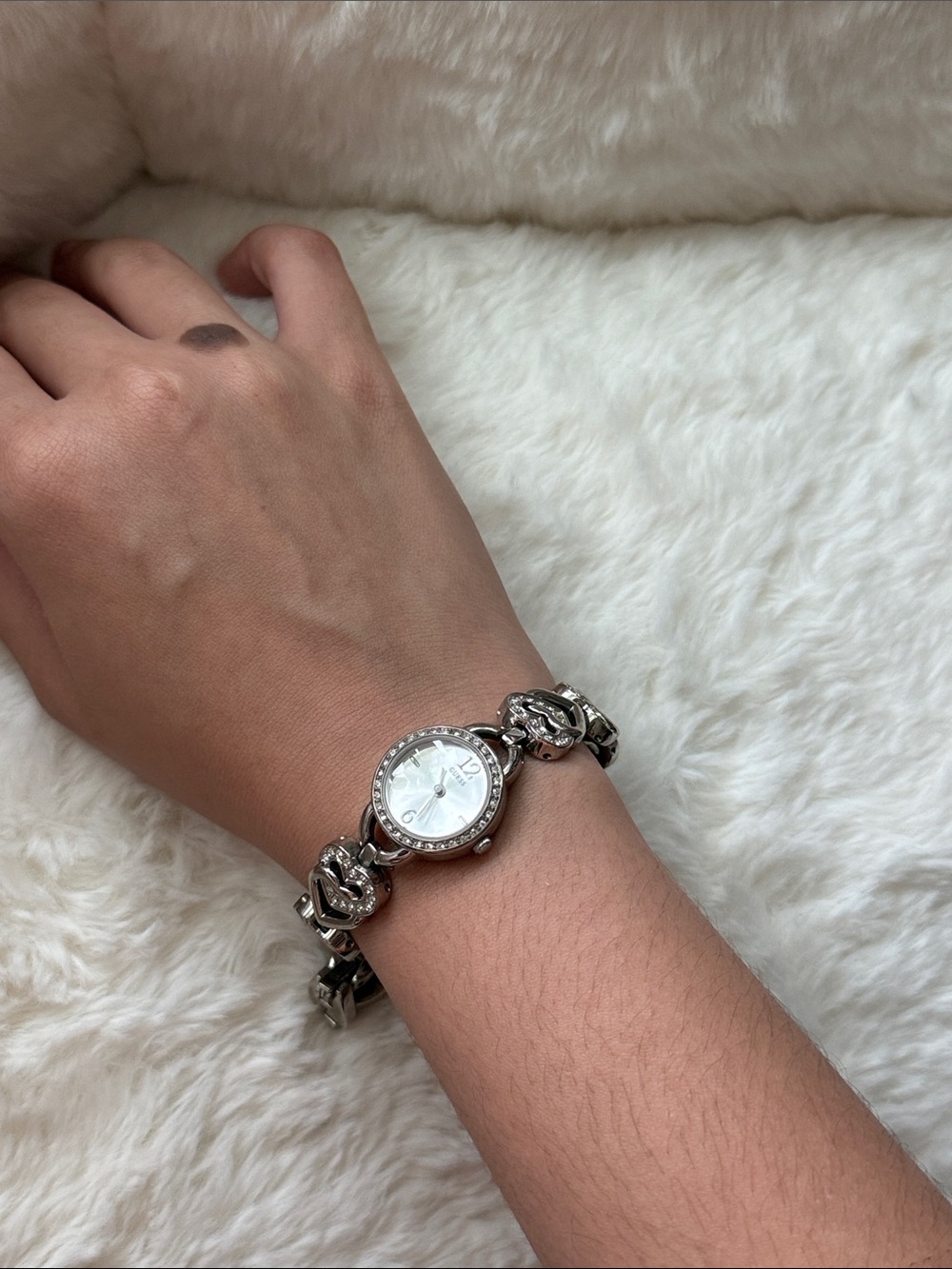 Vintage Guess Heart Link Bracelet Watch Silver Pearl 2000’s y2k